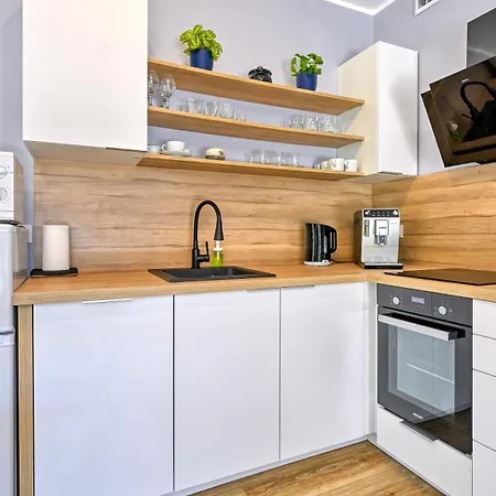 W Lesie Sosnowym Przy Plazy - 5d Międzywodzie