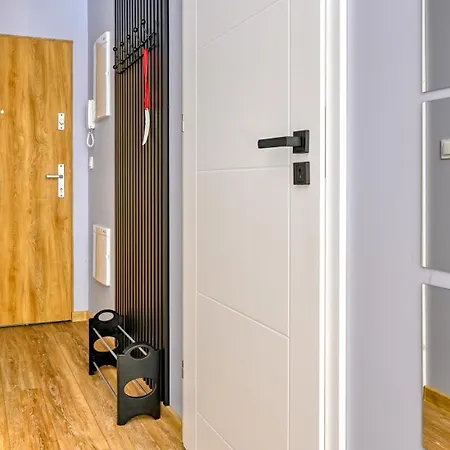 W Lesie Sosnowym Przy Plazy - 5d *