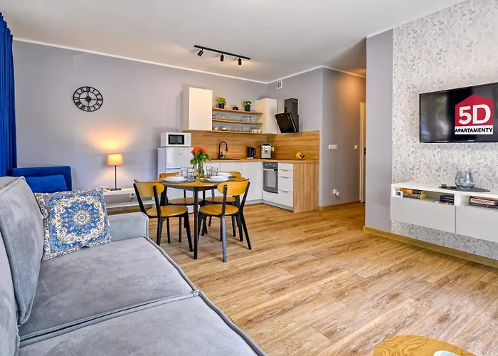 W Lesie Sosnowym Przy Plazy - 5d